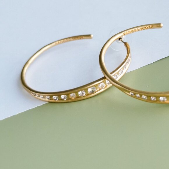 Kendra Scott Selena Hoop Earrings in Vintage Gold - Picture 2 of 4